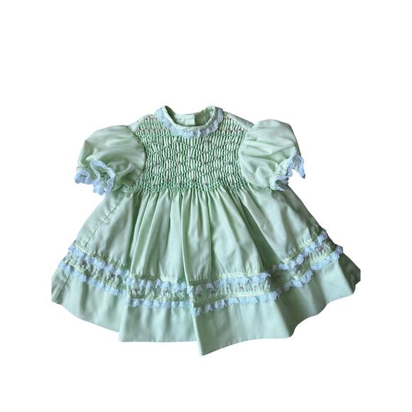 Vintage handmade baby girls dress pale green smocked lace 0-3 mos